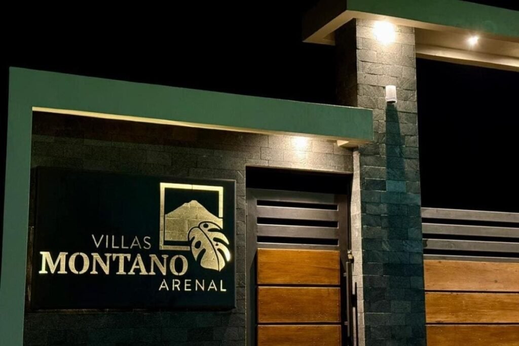 entrada Villa Montano Arenal